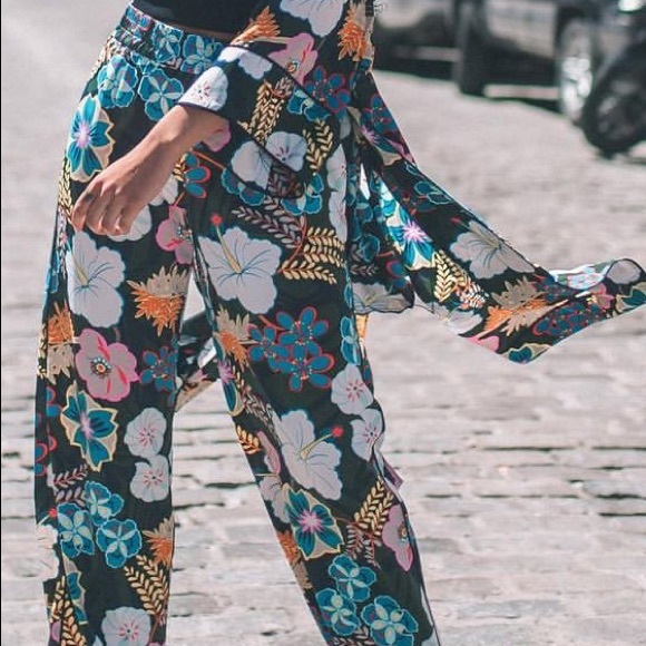 Tropical Print cropped pants silky and easy perfect for spring summer - Picture 4 of 11